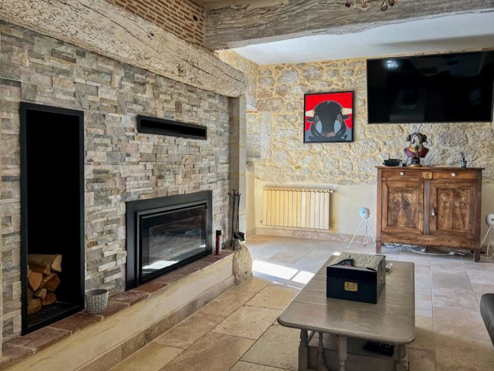 Image No.11-6 Bed House for sale