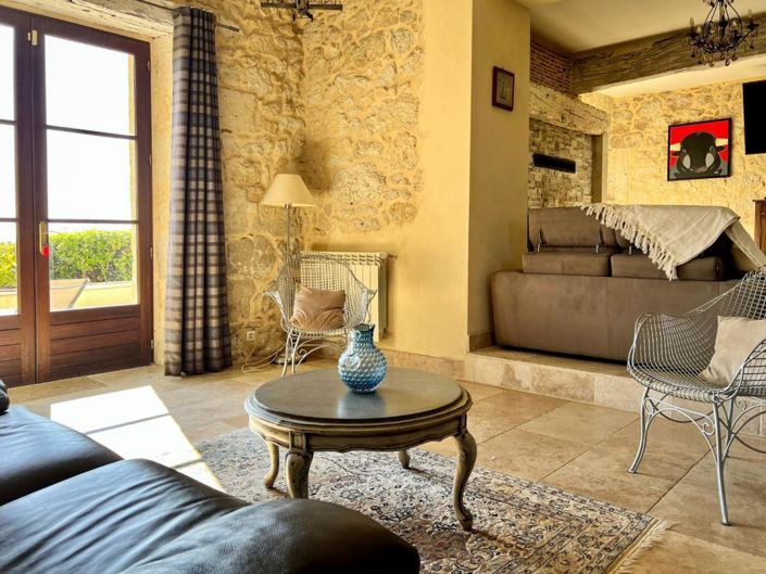 Image No.16-6 Bed House for sale