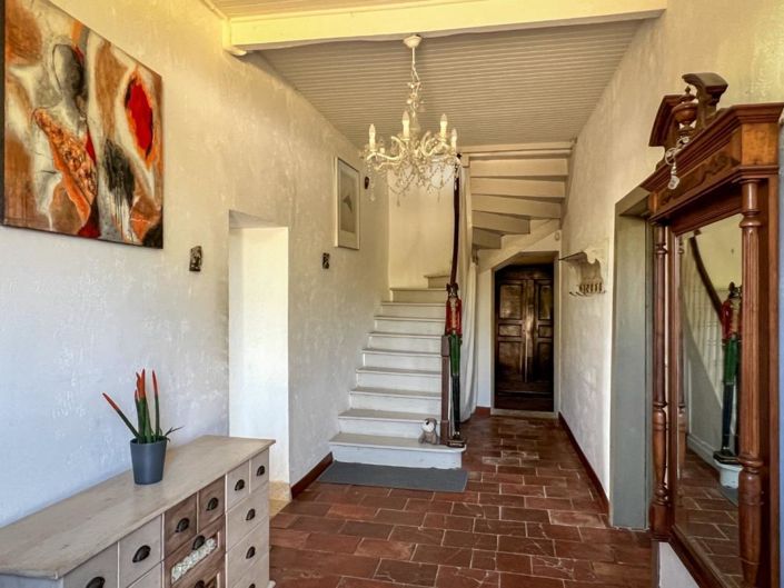 Image No.7-6 Bed House for sale