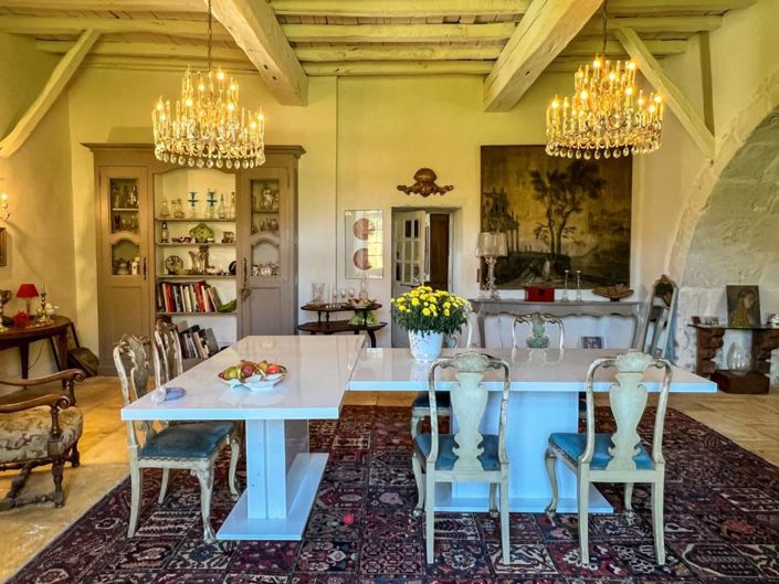 Image No.10-10 Bed Property for sale