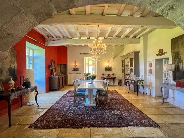 Image No.9-10 Bed Property for sale