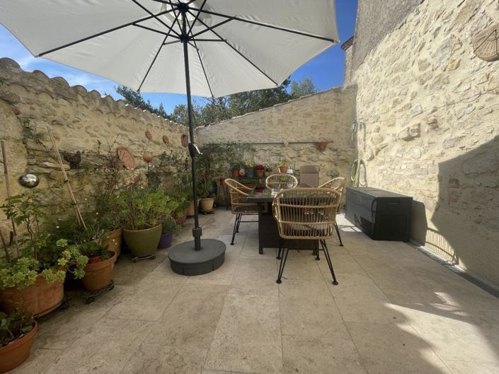 Image No.1-4 Bed House for sale