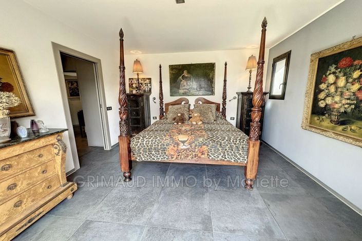 Image No.15-3 Bed House for sale