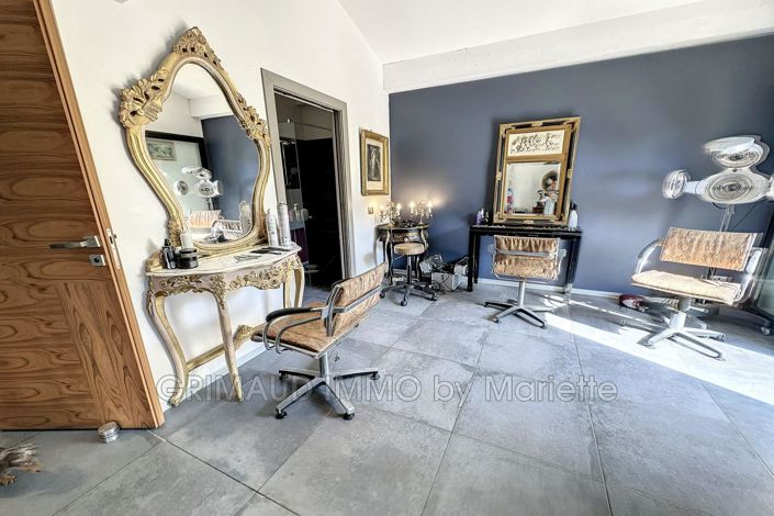 Image No.17-3 Bed House for sale