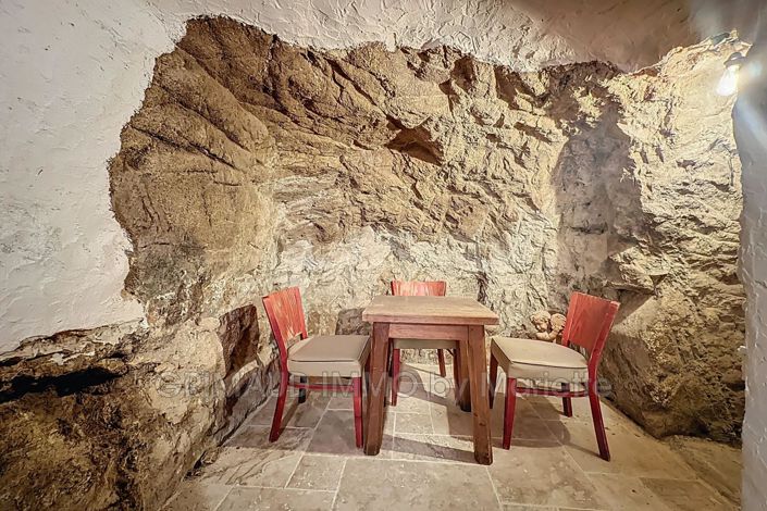 Image No.5-2 Bed House for sale