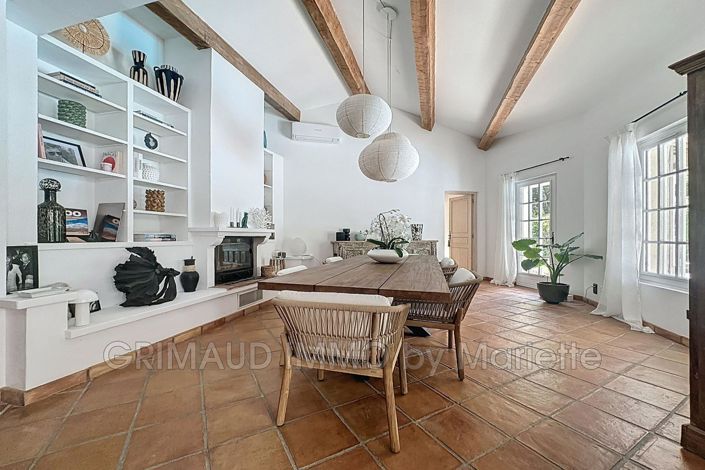 Image No.6-5 Bed House for sale