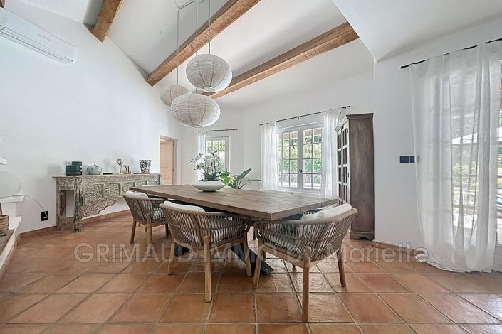 Image No.7-5 Bed House for sale