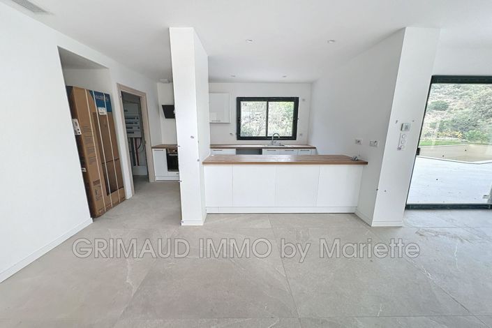 Image No.15-4 Bed House for sale