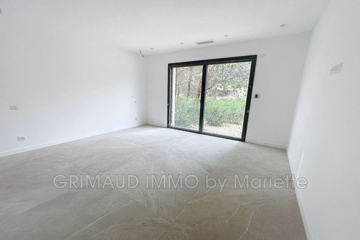 Image No.16-4 Bed House for sale