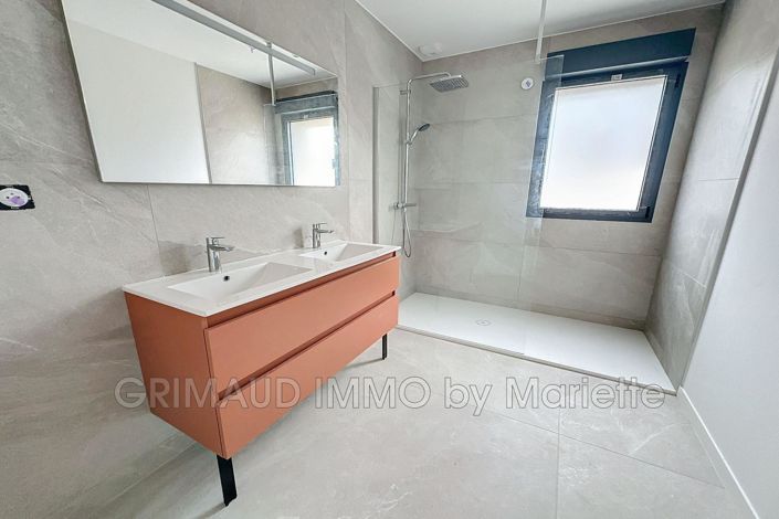 Image No.17-4 Bed House for sale