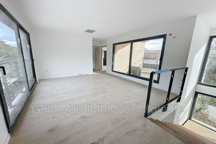 Image No.18-4 Bed House for sale