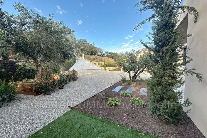 Image No.9-4 Bed House for sale