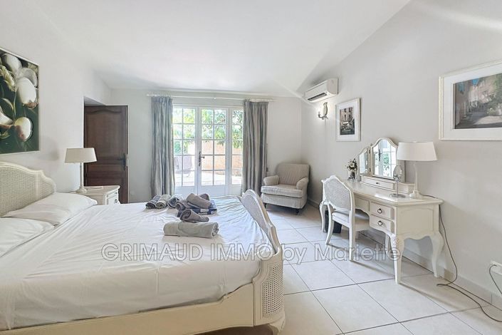 Image No.11-4 Bed House for sale