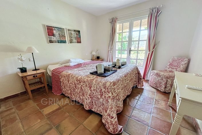 Image No.13-4 Bed House for sale