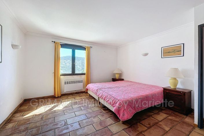 Image No.18-5 Bed House for sale