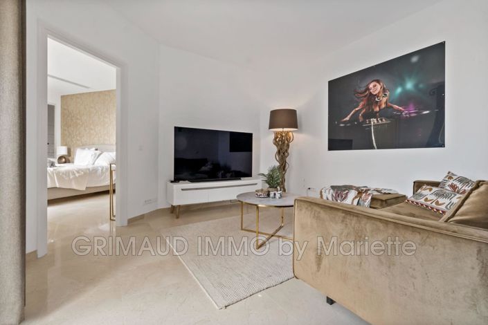 Image No.19-5 Bed House for sale