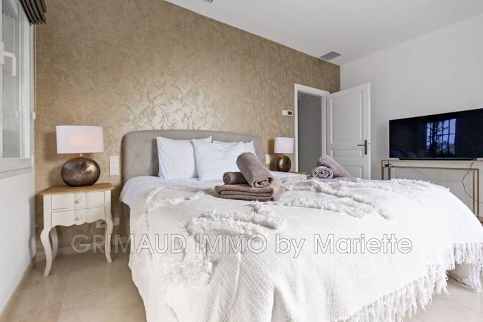 Image No.20-5 Bed House for sale