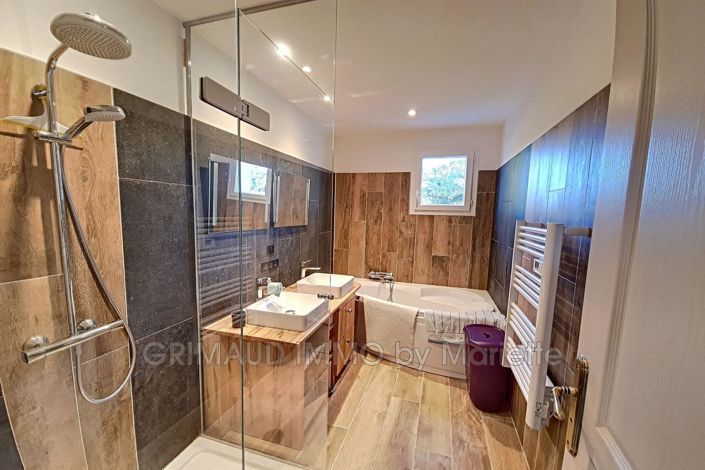 Image No.14-7 Bed House for sale