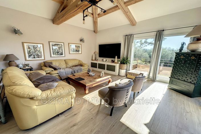 Image No.7-7 Bed House for sale