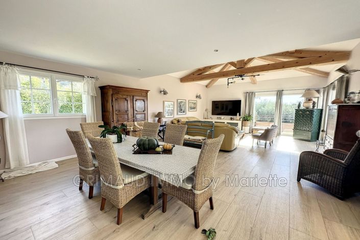 Image No.9-7 Bed House for sale