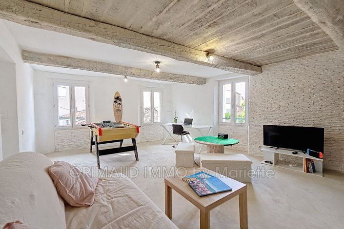 Image No.6-4 Bed House for sale