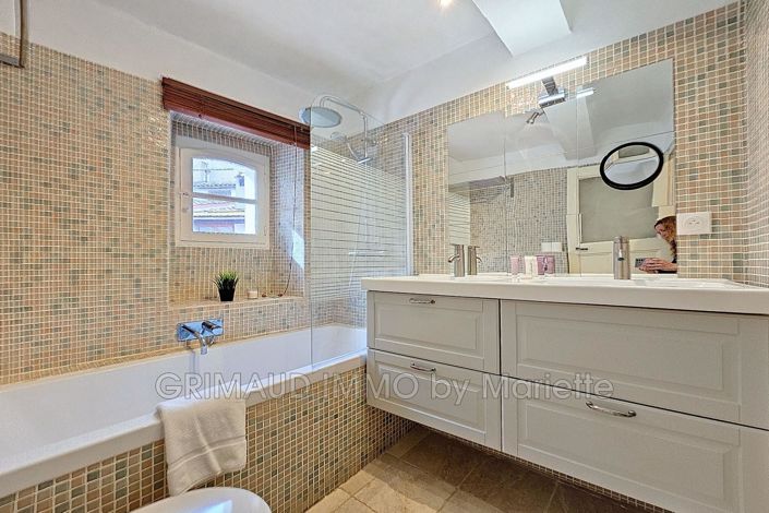 Image No.7-4 Bed House for sale