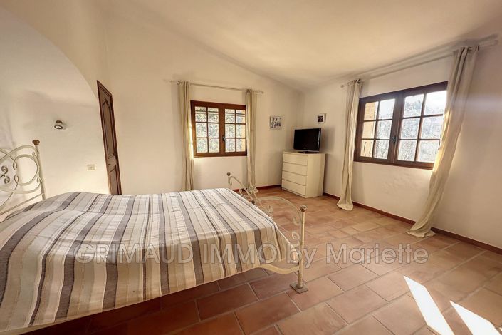 Image No.10-1 Bed House for sale