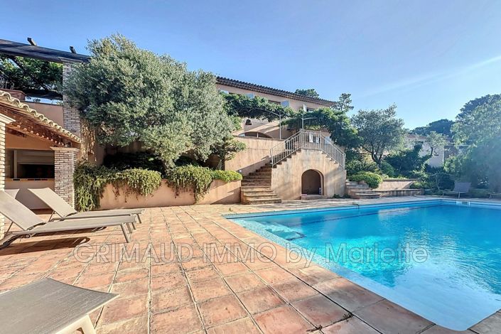 Image No.1-4 Bed House for sale