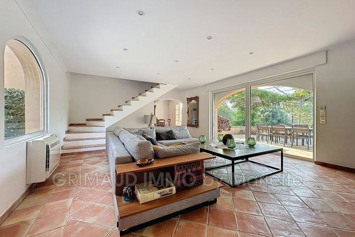 Image No.10-4 Bed House for sale