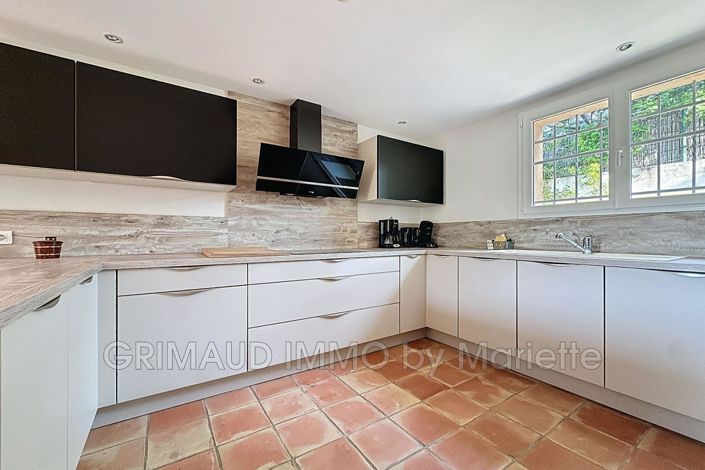 Image No.12-4 Bed House for sale