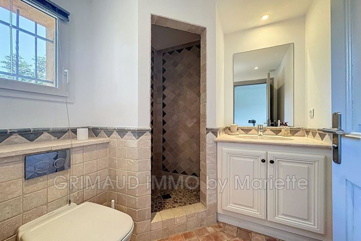 Image No.16-4 Bed House for sale