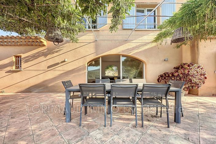 Image No.8-4 Bed House for sale