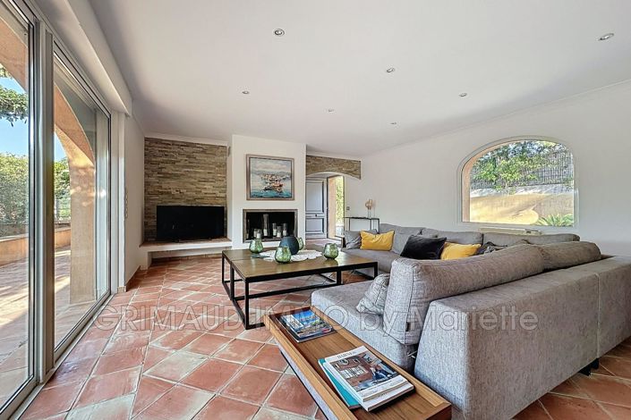 Image No.9-4 Bed House for sale