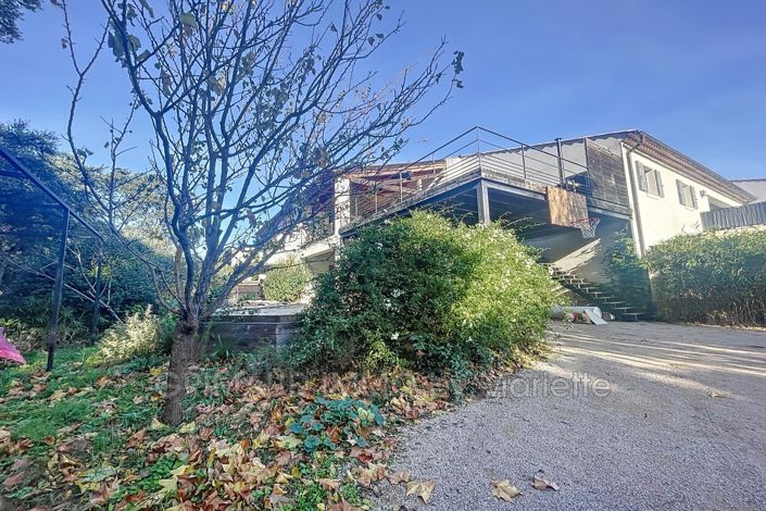 Image No.9-3 Bed House for sale