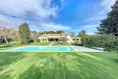 6 Bed House for sale