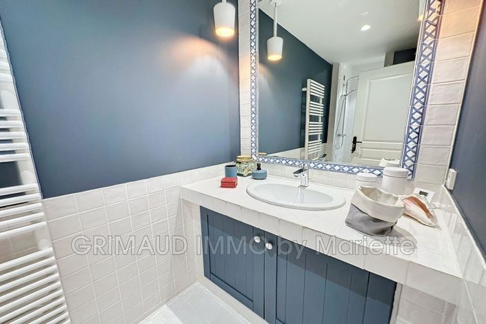 Image No.10-3 Bed House for sale