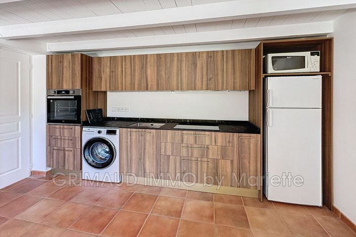 Image No.11-3 Bed House for sale