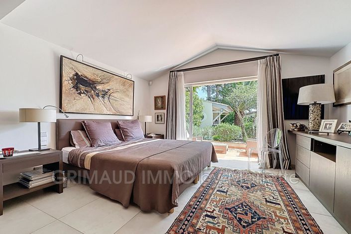 Image No.15-5 Bed House for sale