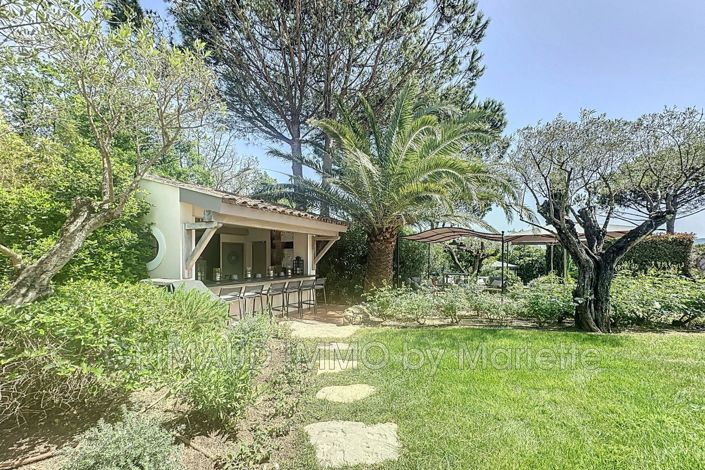 Image No.8-5 Bed House for sale