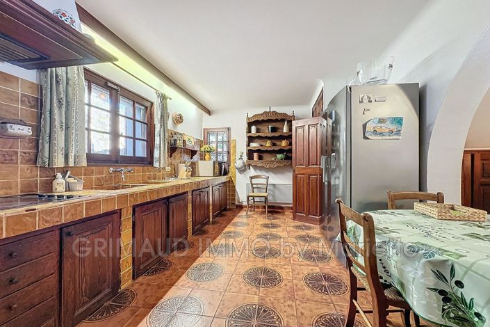 Image No.12-7 Bed House for sale