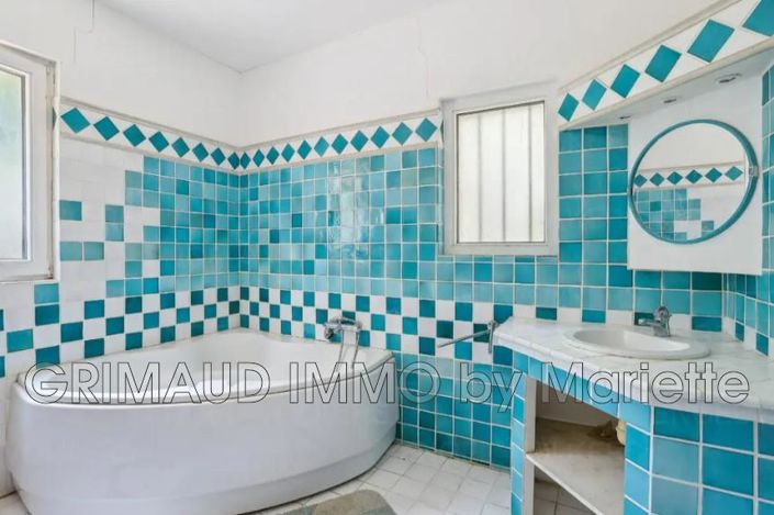 Image No.7-4 Bed House for sale