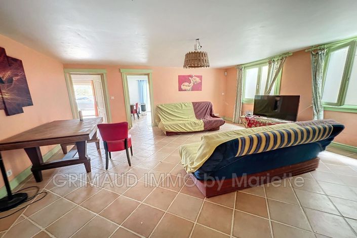 Image No.8-4 Bed House for sale