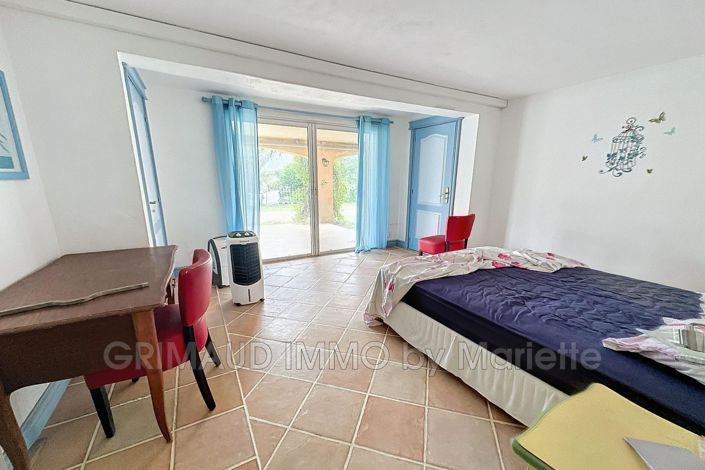 Image No.9-4 Bed House for sale