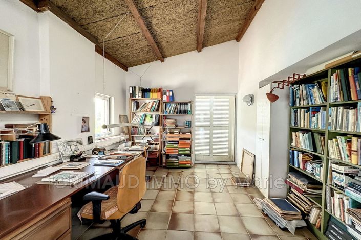 Image No.10-9 Bed House for sale