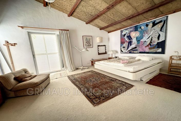 Image No.11-9 Bed House for sale