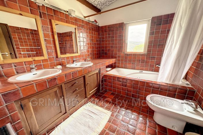 Image No.14-9 Bed House for sale