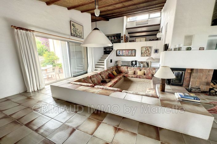 Image No.7-9 Bed House for sale