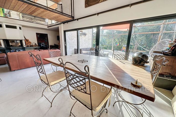 Image No.5-7 Bed House for sale