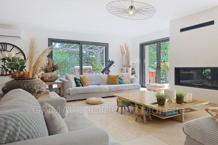 Image No.6-4 Bed House for sale