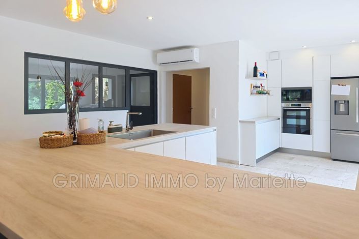 Image No.9-4 Bed House for sale